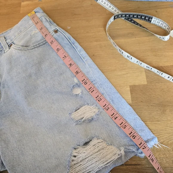 Buckle Levi's Premium 501 '90s Short In Yesterdays News Light Wash 29 - Picture 11 of 13